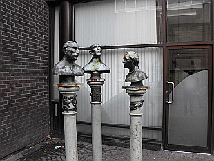 3 heads in Dublin