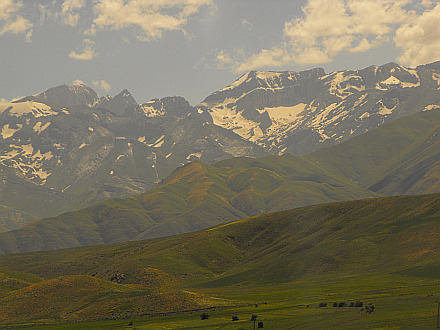 mountains on the Turkey-Iraq border