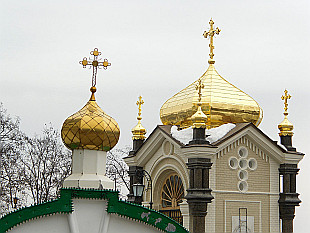 golden domes of Kyivo-Pecherska Lavra