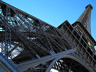 Eiffel T.