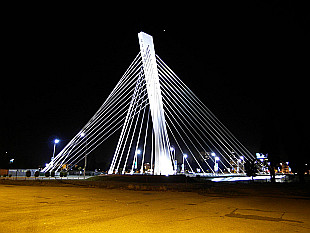 Millenium Bridge by night